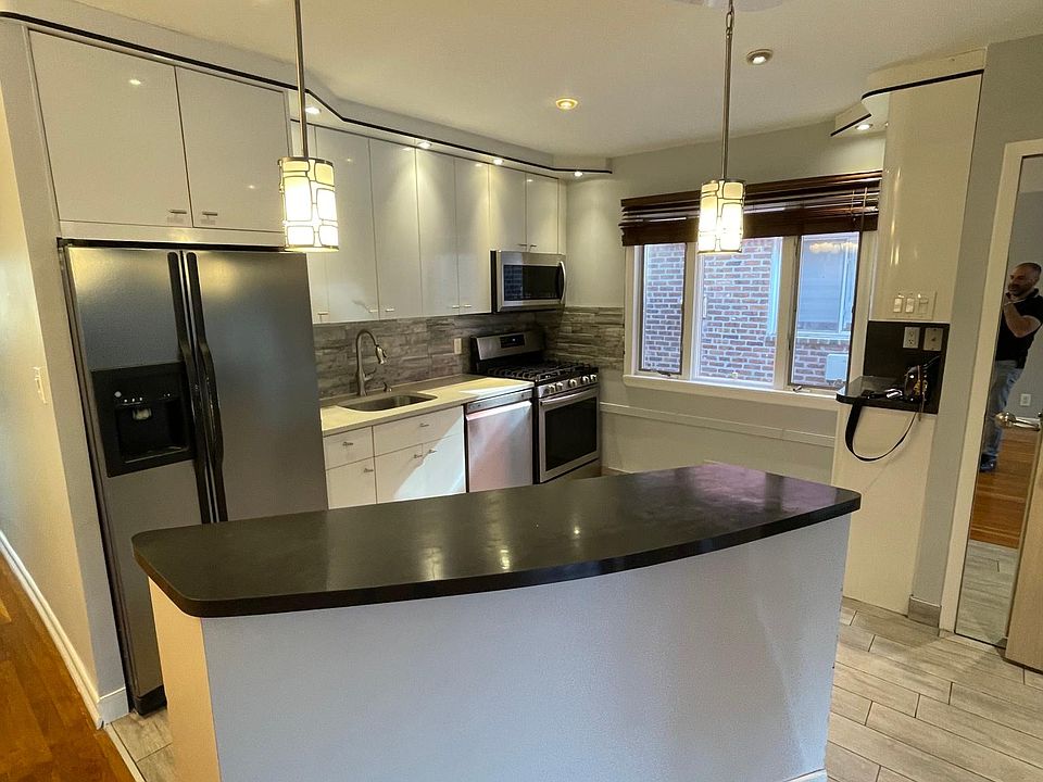 1st image of 583 Mayfair Dr S APT 1