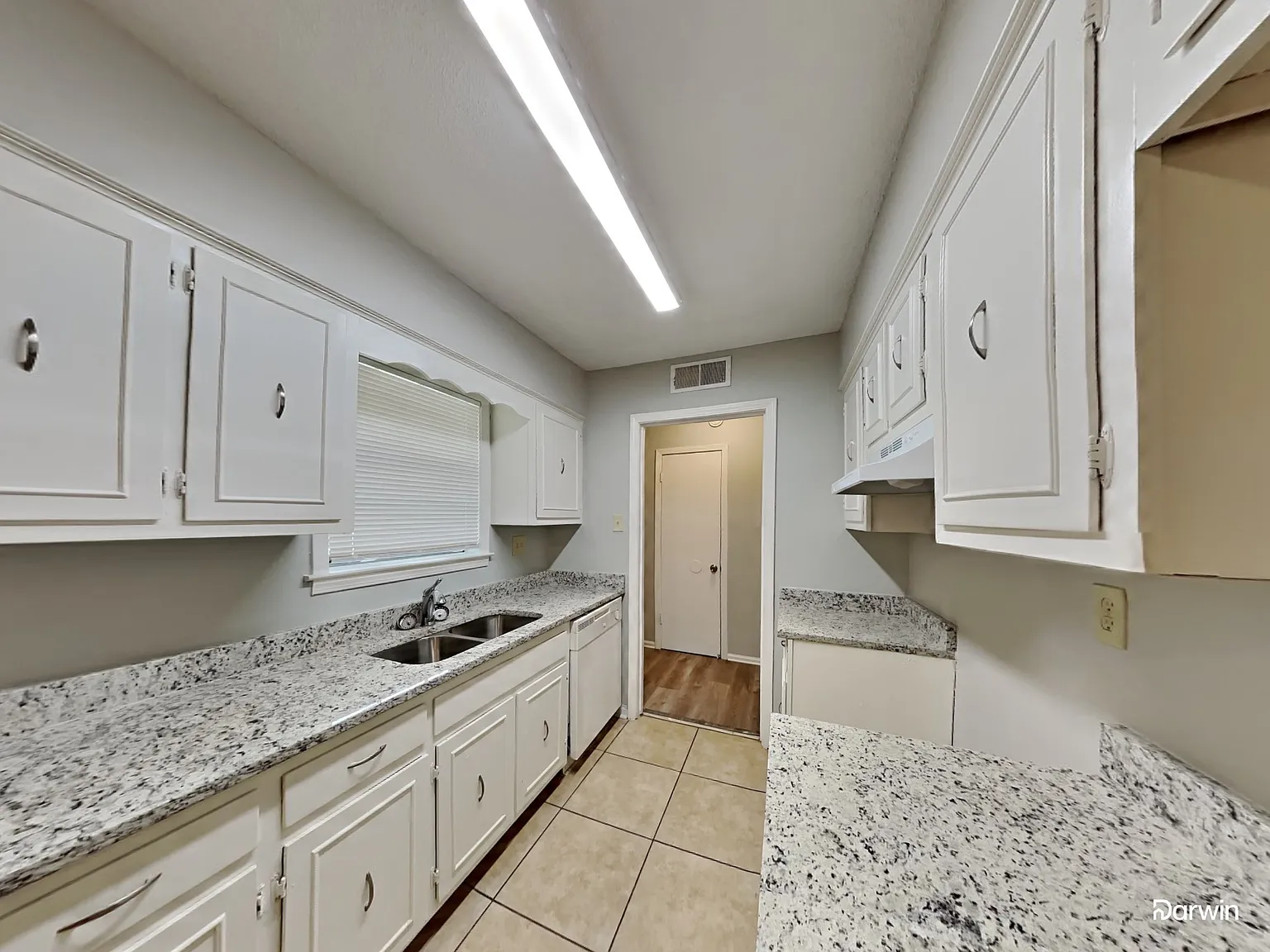 3 bed, 2.0 bath, 1229 sqft, $1,360 — Photo 3