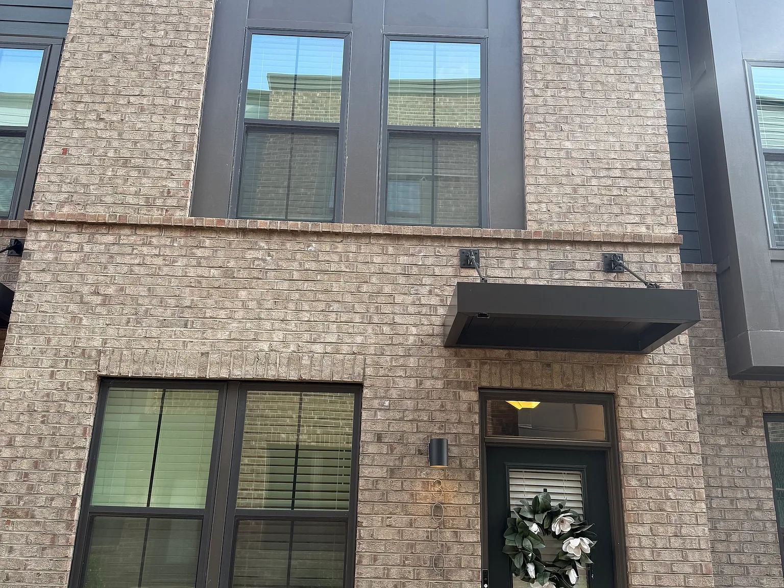 3 bed, 3.5 bath, 1610 sqft, $2,950 — Photo 2