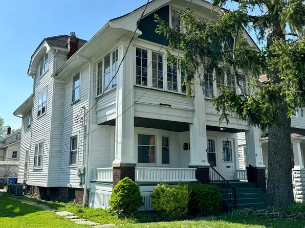 1498 Warren Rd, Lakewood, OH 44107