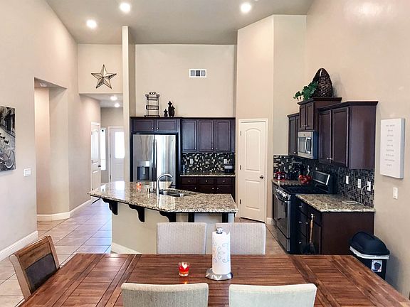 3rd image of 2063 W Hopkins Way