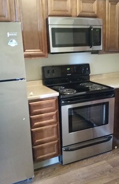 Kitchen, SS appliances, new cabinets