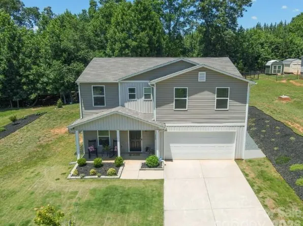 150 Four Andrews Dr, Harmony, NC 28634
