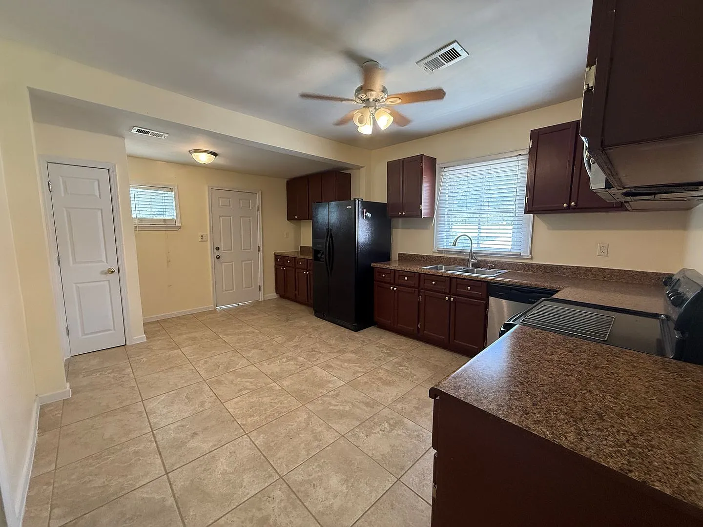 5 Bedrooms, 2 Bathrooms - Home in East Rome! — Photo 4