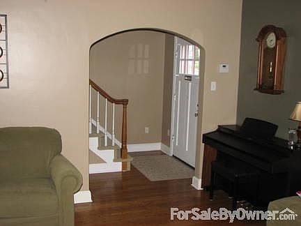 Foyer
						:
						Charming blend of period features and modern updates