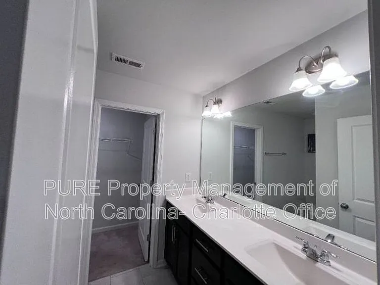 4945 Southern Magnolia Dr — Photo 12