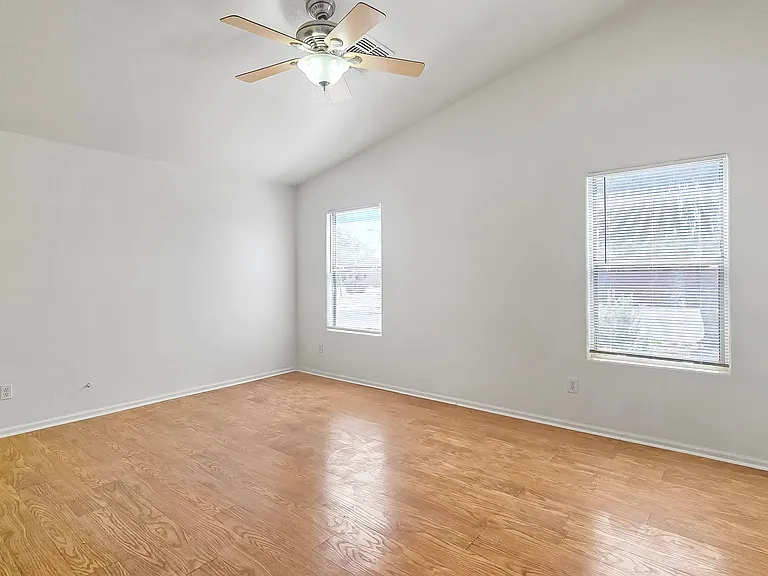 1221 N 161st Ave — Photo 14