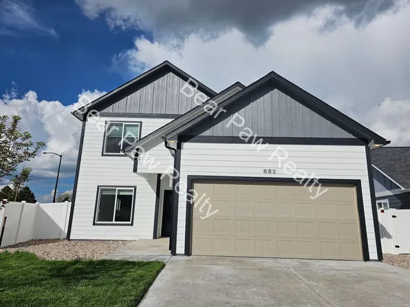 901 Sonata Ln, Cheyenne, WY 82007