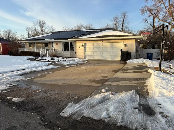 8 Briar Hill Rd, Paris, IL 61944