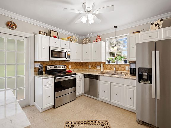5th image of 120 W 65th St