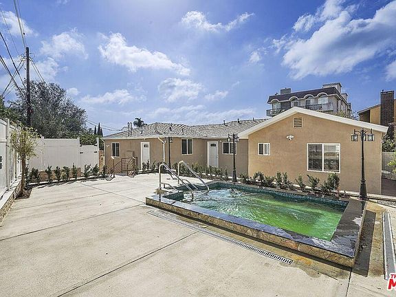 4th image of 1850 Holmby Ave #1A
