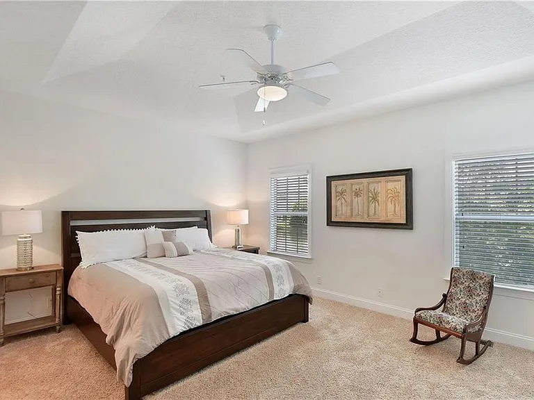 510 Mariners Cir — Photo 19