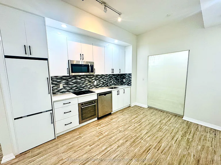 460 Adelaide St E #103 — Photo 3