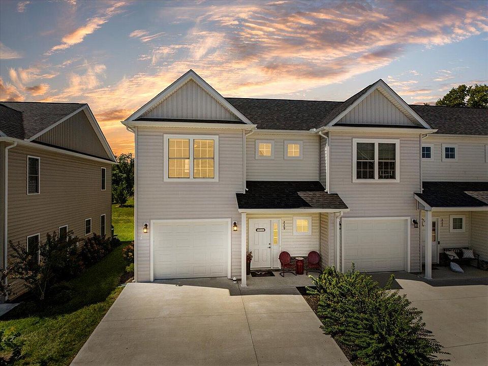 1st image of 229 Louise Ln