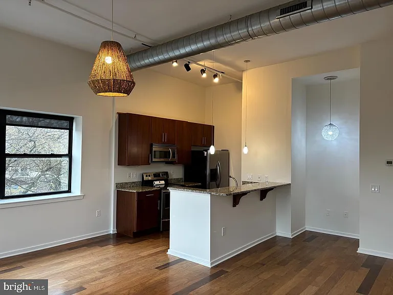 926 N 3rd St #3D — Photo 6