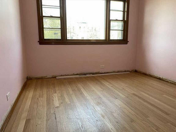 5th image of 6019 N Canfield Ave