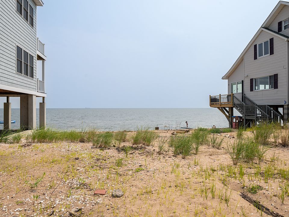 1st image of 262 & 264 Cosey Beach Avenue