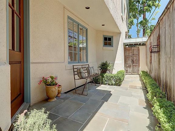 4th image of 2205 Dunraven Ln