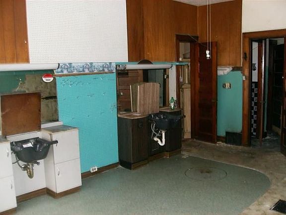 2nd image of 124 Burkhardt Ave