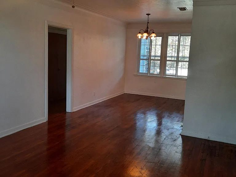 512 Phoenix Ave — Photo 12