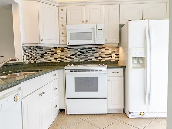 4th image of 715 S Beach St APT 212D