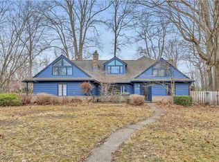 2880 Berkshire Rd, Cleveland Heights, OH 44118