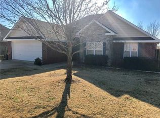 1505 Luke St, Pea Ridge, AR 72751