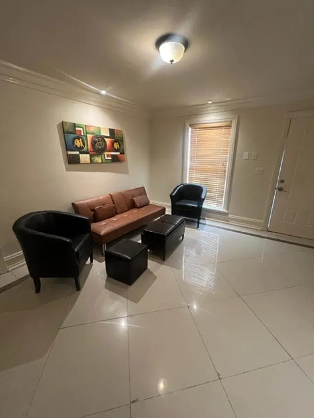 2 bed, 750 sqft, $995 — Photo 2