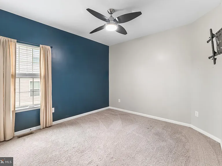 7570 Arundel Woods Dr — Photo 19