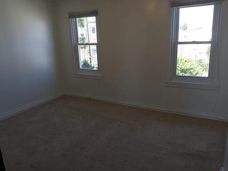Almond St — Photo 11