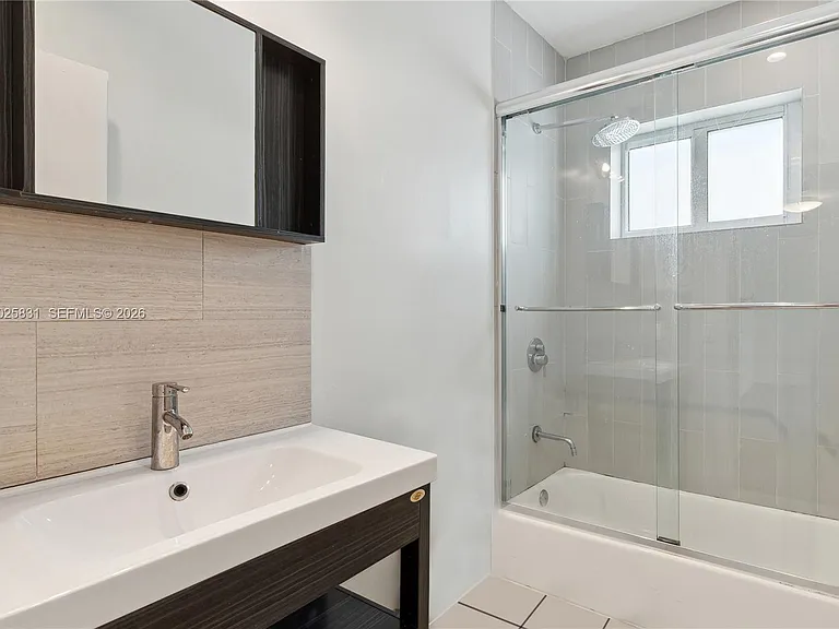 8501 Hawthorne Ave #4 — Photo 7