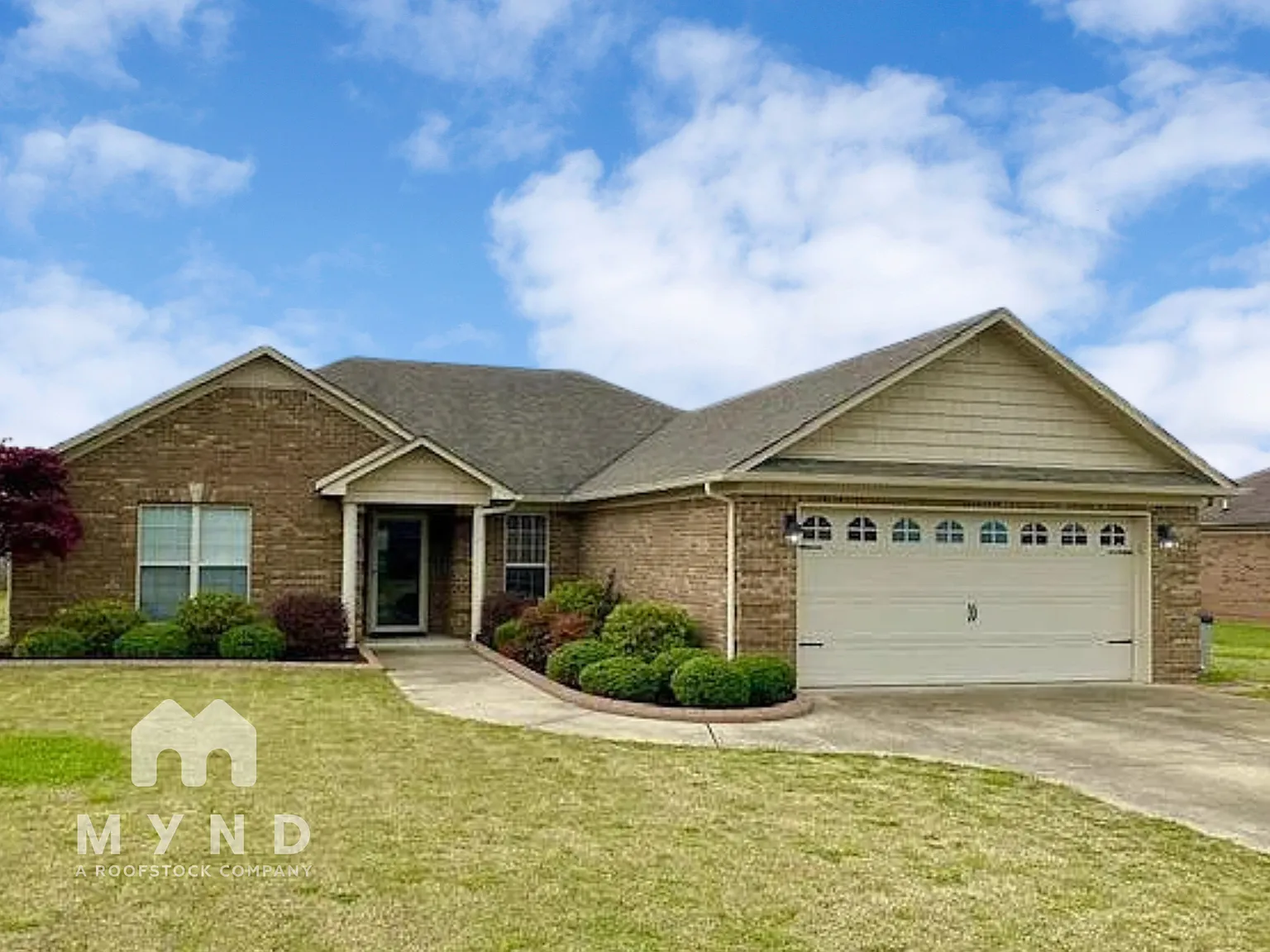 3 bed, 2.0 bath, 1626 sqft, $1,695 — Photo 1