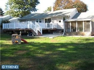 317 Sharps Ln, Hamilton, NJ 08610