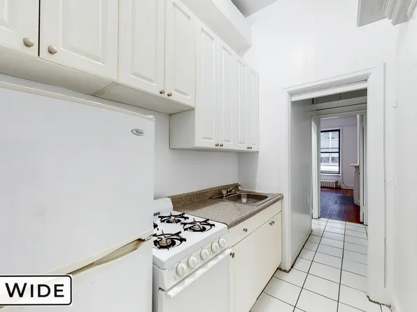 146 East 46th Street image 5 of 10