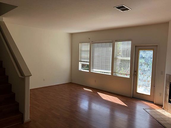 5th image of 6349 Avenida De Las Vistas Unit 4