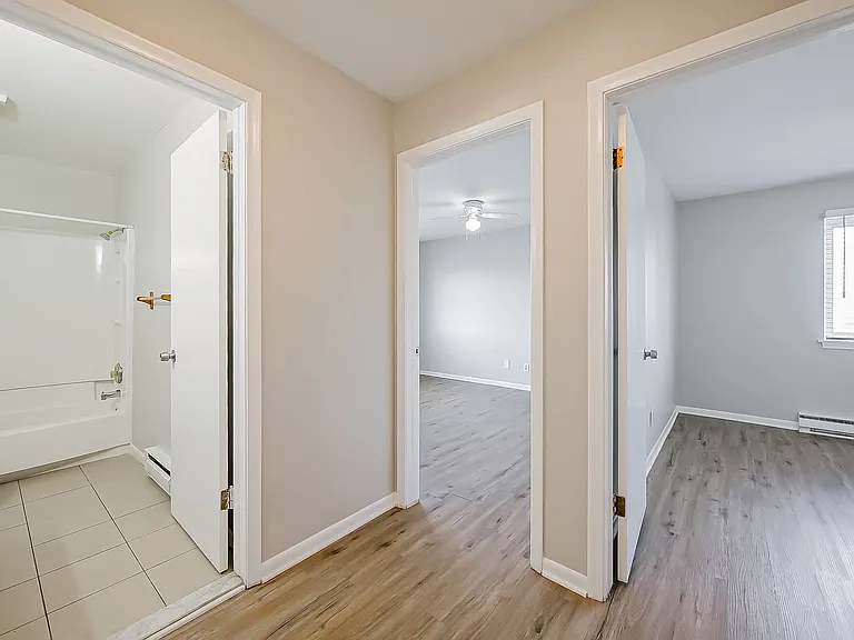 825 S Grand Ave — Photo 11