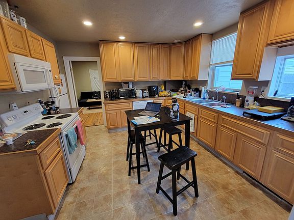 5th image of 1130 13th St Unit 2