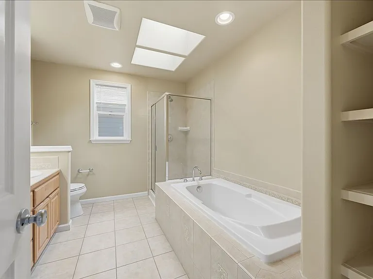 10217 SE 237th St — Photo 16
