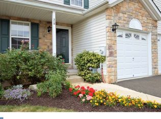 318 Cedar Waxwing Dr, Warrington, PA 18976