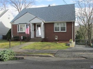 360 Edwards Ter #2, Ridgefield, NJ 07657