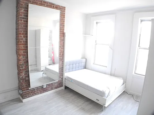 Rented by Beyond Property Group | media 8