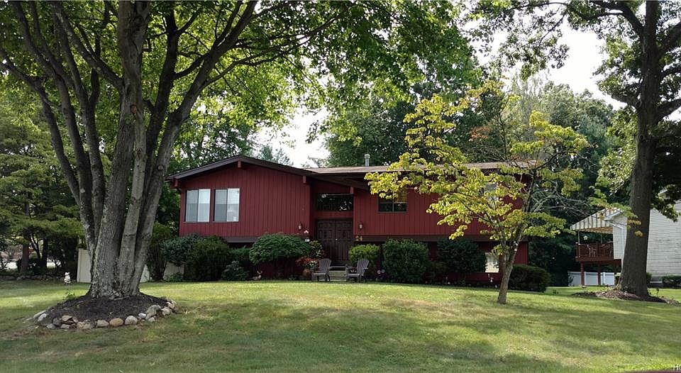 2nd image of 24 Fonda Dr