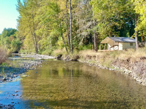 9439 Holland Loop Rd, Cave Junction, OR 97523