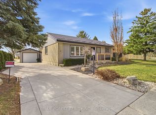 1975 Royal Cres, London, ON N5V 1N6