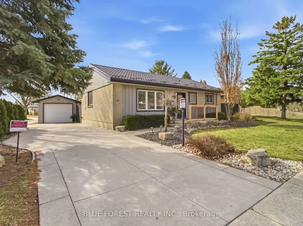 1975 Royal Cres, London, ON N5V 1N6