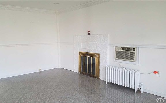 4th image of 33 Ambrose Ave
