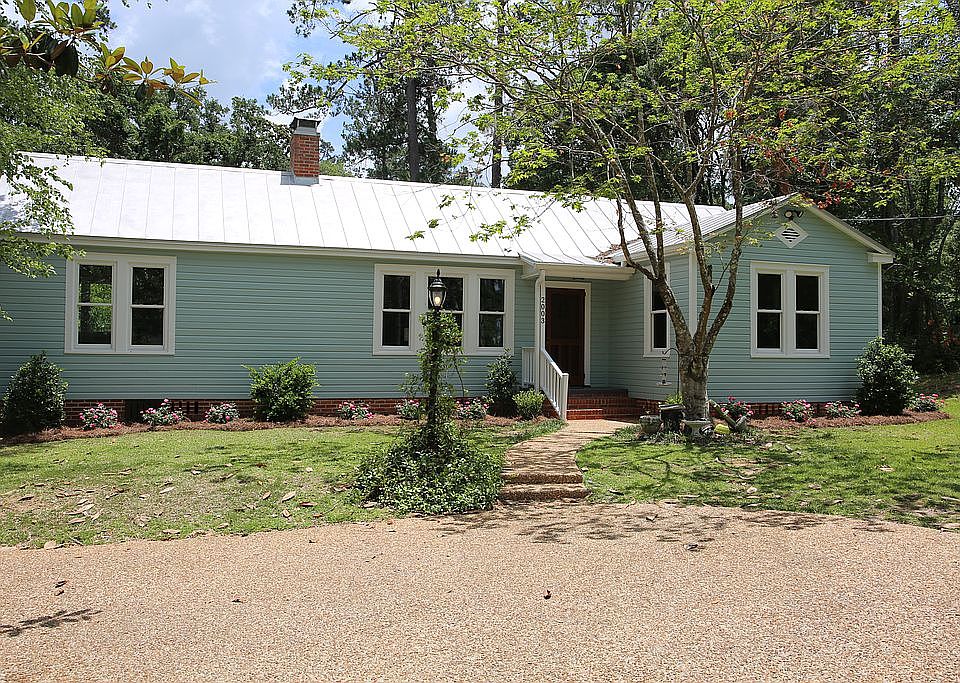 Front w/Circular Driveway