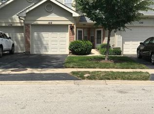 132 Golfview Dr, Glendale Heights, IL 60139