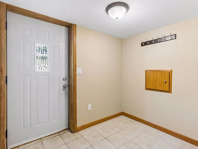 1099 Felix St — Photo 30
