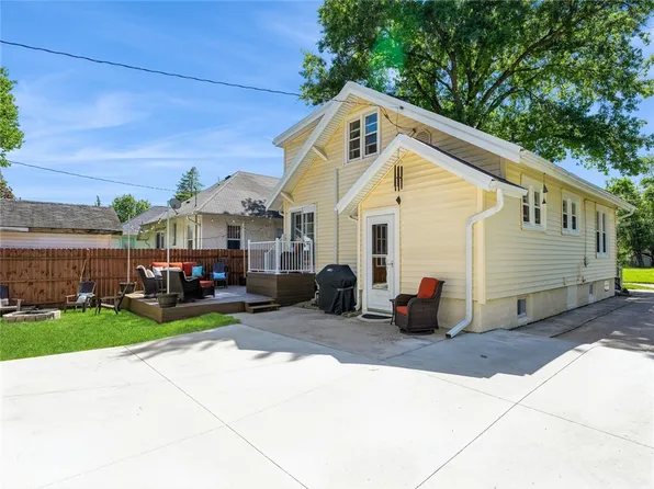 716 W 6th St S, Newton, IA 50208